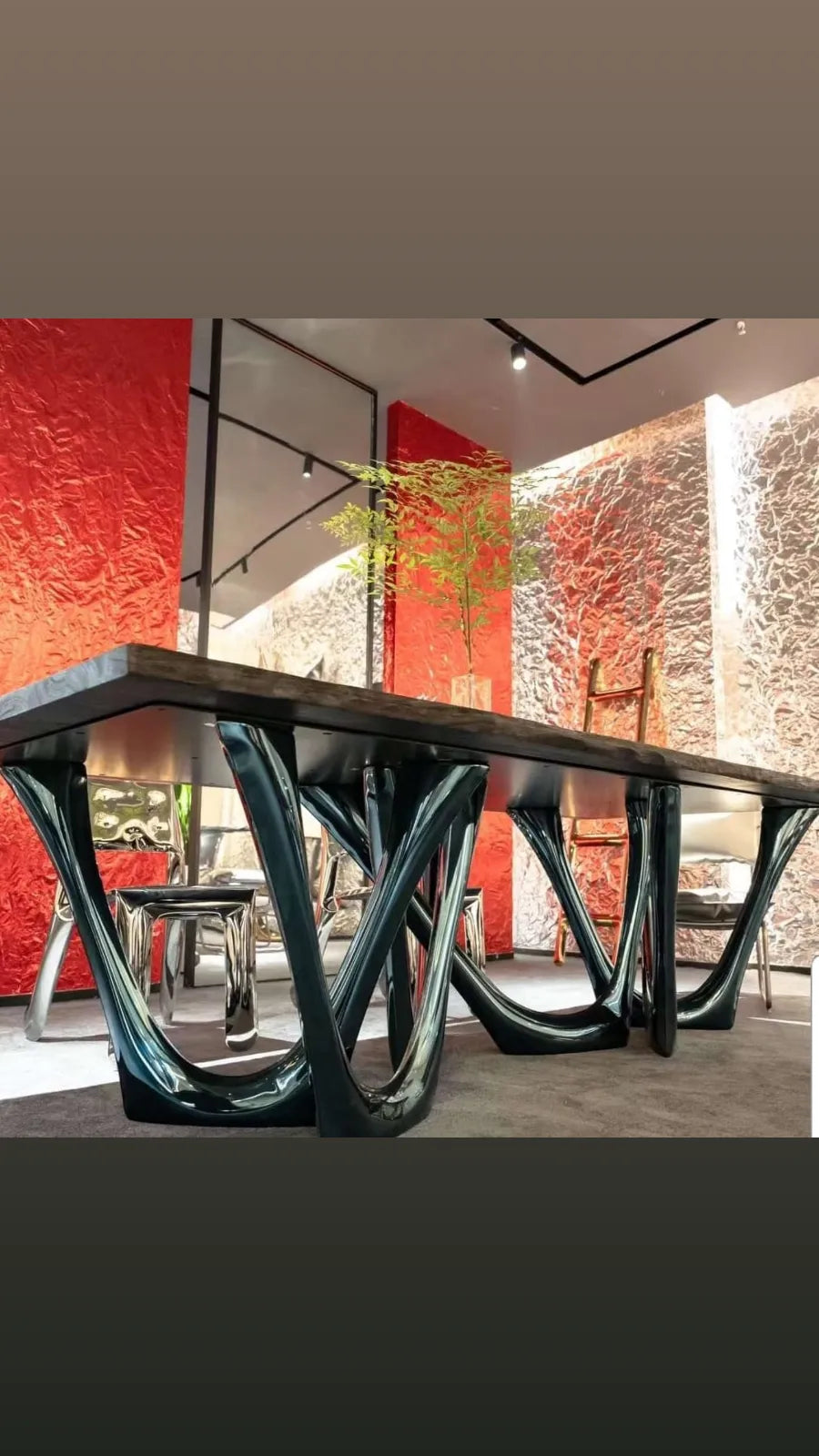 STEEL HOAK DINING TABLE
