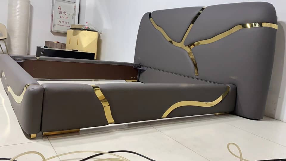 H.O.AK Elgonvalli couch