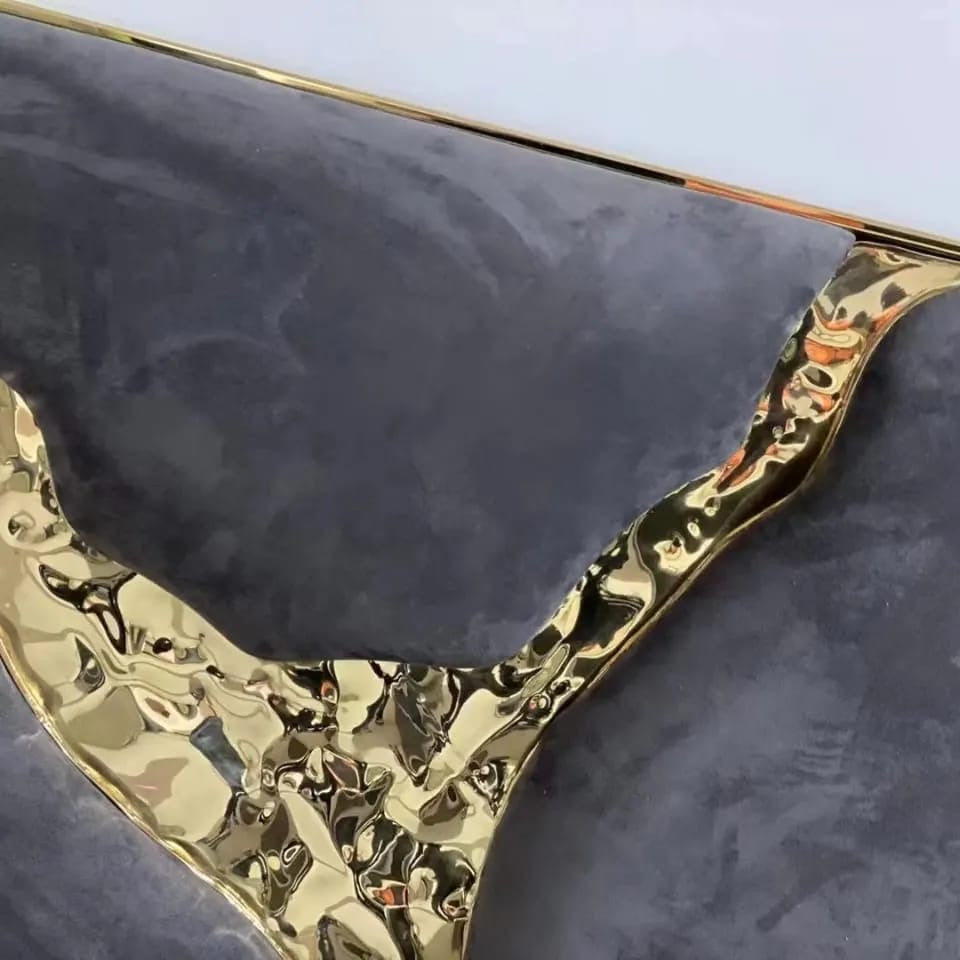 H.O.AK Elgonvalli couch